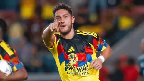El defensor uruguayo mandó el partido al alargue.
