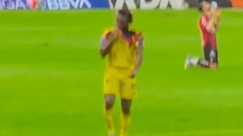 Saint-Maximin besó el escudo del América.
