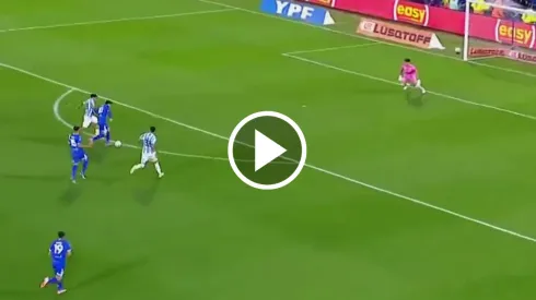 Diego Valdés se lució con su primer gol fuera de América.
