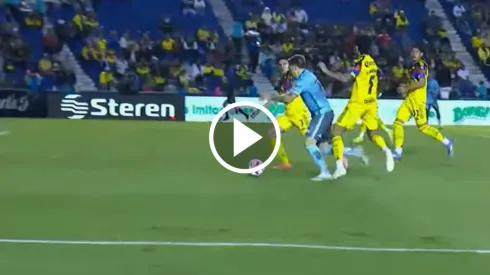 Kevin Álvarez no deja de cometer errores.
