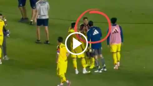 Ambos jugadores fueron captados en una "discusión" que encendió las redes sociales
