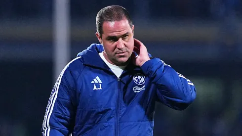 André Jardine recibe duras críticas.
