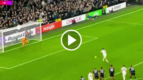 Raúl Jiménez como de costumbre, se lució con una gran definición desde los 11 pasos.
