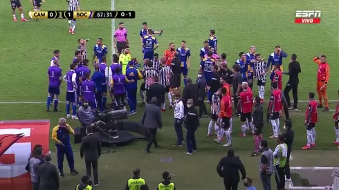 Ostojich fue a chequear el VAR y se armó tumulto entre Boca y Mineiro