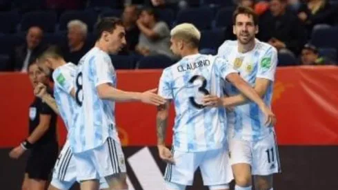 Argentina enfrenta a Serbia por la Fecha 2 del Mundial de Lituania (Foto: AFA).
