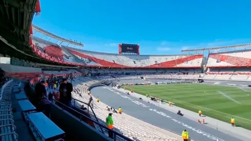 Abrieron las puertas del Monumental: los hinchas ingresan a la cancha