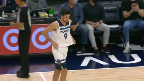 Leandro Bolmaro debutó en la NBA con una espectacular asistencia