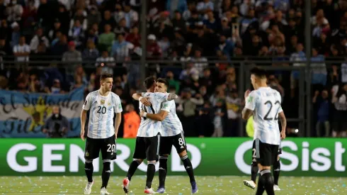 Lautaro Martínez, Nicolás Domínguez y Rodrigo De Paul celebraron la clasificación al Mundial de Qatar 2022.
