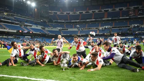 Una bandera de River sorprendió a todos en el Bernabéu. (Getty Images)
