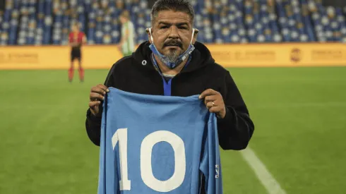 Murió Hugo Maradona.
