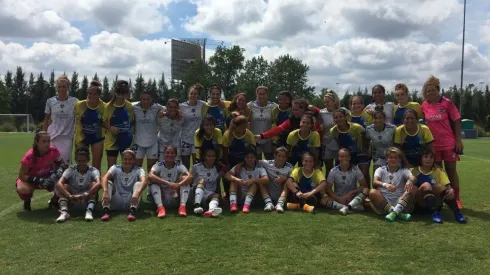 Boca posó con el plantel de Las Malvinas.