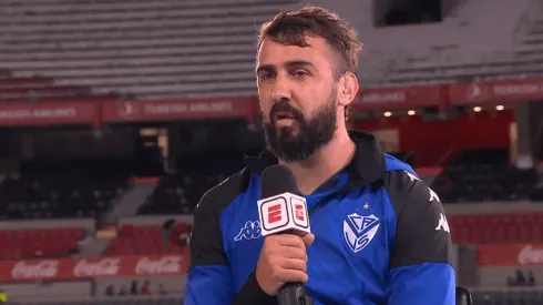 Un excompañero no le contesta los mensajes a Pratto.