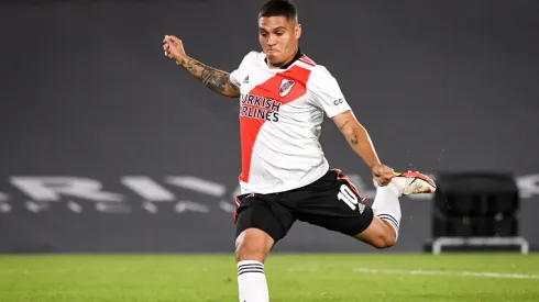 Juan Fernando Quintero, desde el banco, se aproxima a sus mejores cifras en River