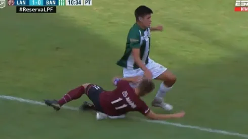 VIDEO | La increíble expulsión de un jugador de Lanús en el clásico de reserva ante Banfield