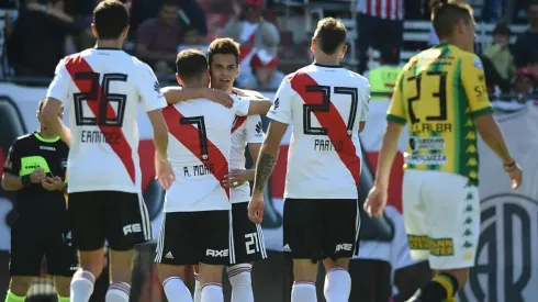 Lo aplauden en River: iba a quedar libre y renovó su contrato