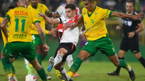 River recuperó la sonrisa con dos golazos y le ganó a Defensa en Varela