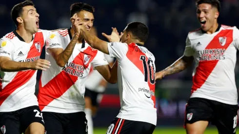 Con un polémico penal, River venció a Banfield y sigue prendido arriba