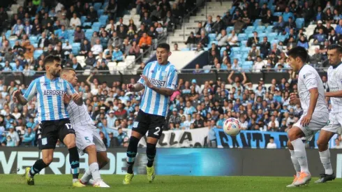 Racing, sobre la hora, salvó el invicto y empató ante Banfield