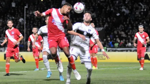 Argentinos tenía el clásico, pero Platense le amargó la noche y le complicó la clasificación