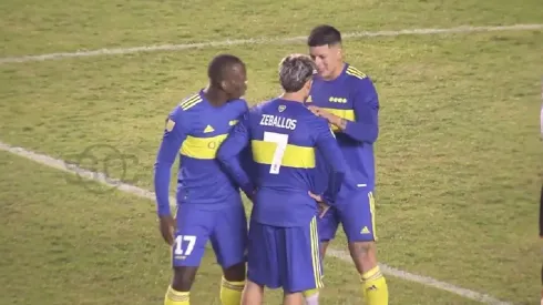 VIDEO | Zeballos se enojó en pleno partido y Rojo y Advíncula tuvieron que calmarlo