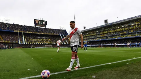 Una nueva mala noticia para River: se desgarró Juanfer Quintero