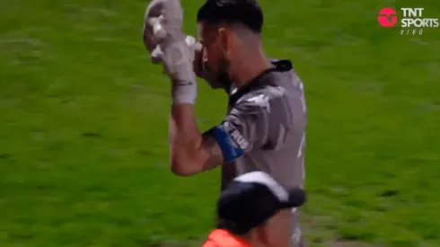 VIDEO | Los gestos obscenos de Gabriel Arias a la hinchada de Platense