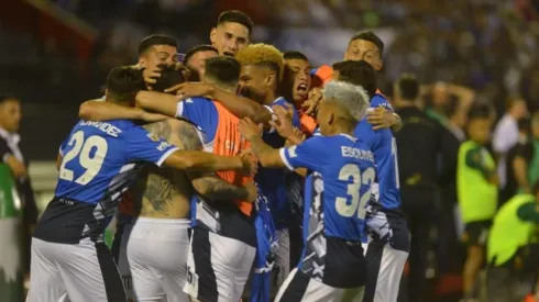 Un jugador de Talleres reaccionó ante el reclamo de un hincha: le habría dado un cachetazo