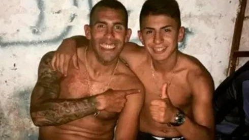 Tevez y Thiago Almada ya tienen una relación por haber crecido en el mismo barrio. (Foto de archivo)
