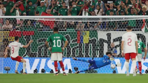 El argentino que le dio vida a la Selección: Ochoa reconoció quien lo preparó para el penal de Lewandowski