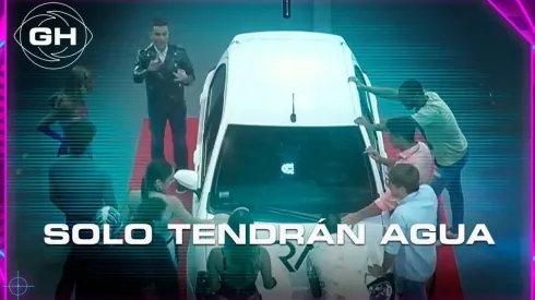 Los participantes se enfrentan por el auto.