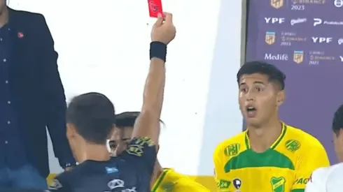 Se fue mal de Boca y tuvo un debut para el olvido: jugó 14 minutos y lo expulsaron