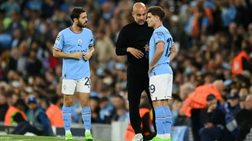 Julián Álvarez, titular en el duelo del Manchester City ante el Bristol