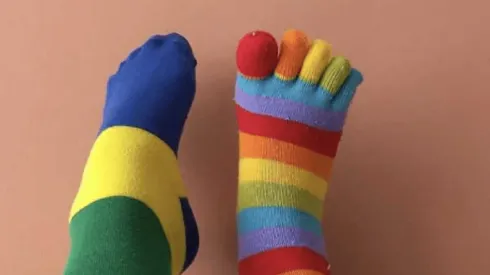 Este día se usan medias de colores diferentes.