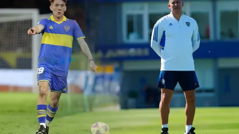 "Tiene en mente que...": el plan de Almirón para convertir a Barco en el jugador más importante de Boca