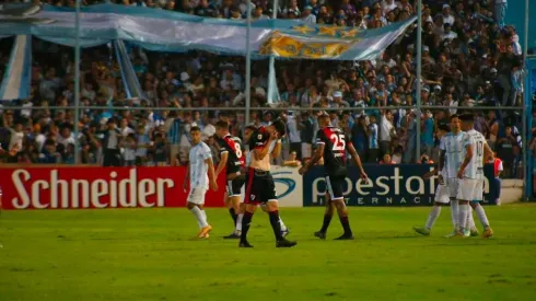 VIDEO | ¡Enloqueció Paradela! La insólita expulsión que lo deja afuera del Superclásico con Boca