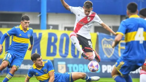 Polémica en el Superclásico de Reserva: ¿el Diablito Echeverri le hizo un gesto a los hinchas de Boca?