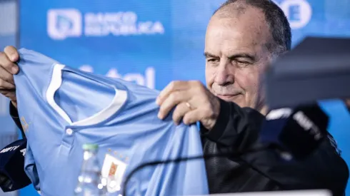 Bielsa hizo su propia adaptación del "que la gente crea" al ser presentado con la Selección de Uruguay