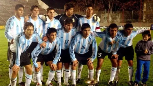 Federico Almerares compartiendo equipo con Lionel Messi.
