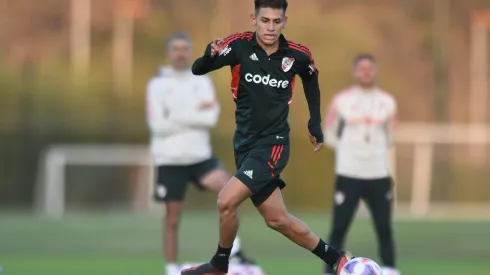 Claudio Echeverri en el entrenamiento de River.
