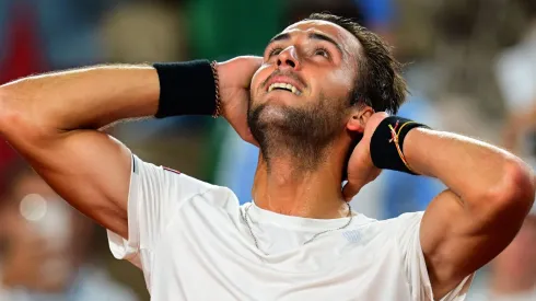 Tomás Etcheverry celebra su pase a cuartos.