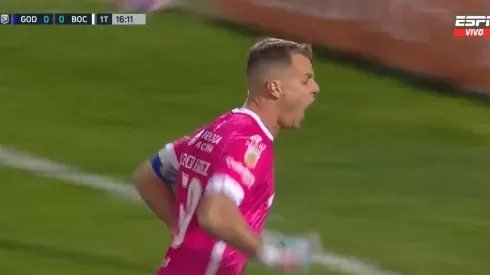 VIDEO | Weigandt hizo un insólito penal y el Ruso Rodríguez amargó a Boca