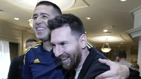 Fin del misterio: la camiseta que usará Messi en la despedida de Riquelme