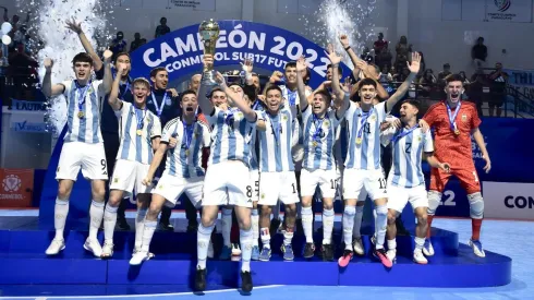 ¡Campeones de América! La Sub 17 se lo dio vuelta a Brasil en la final de futsal