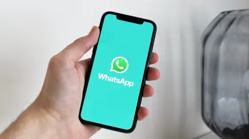 ¿Cómo mandar video audio por WhatsApp?