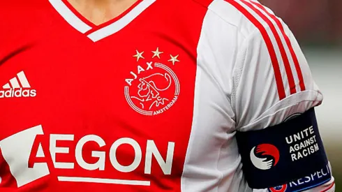 Ajax viene a la carga por una promesa del fútbol argentino