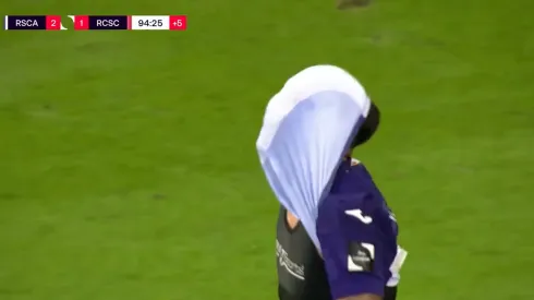 Luis Vázquez no lo puede creer.