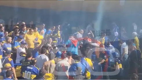 VIDEO | Descubrieron a un hincha de River infiltrado en la tribuna de Boca: se fue en camilla