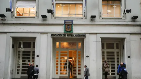 Se viven días movidos en las oficinas de AFA en Viamonte.