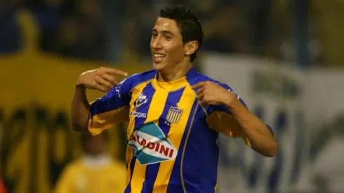 Un joven Di María con la camiseta de Rosario Central.