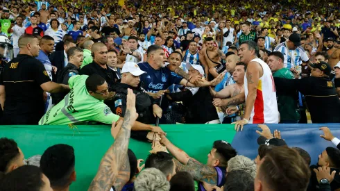 Brasil podría ser sancionado con la quita de puntos por los incidentes en el Estadio Maracaná en el partido con Argentina. Getty Images.
